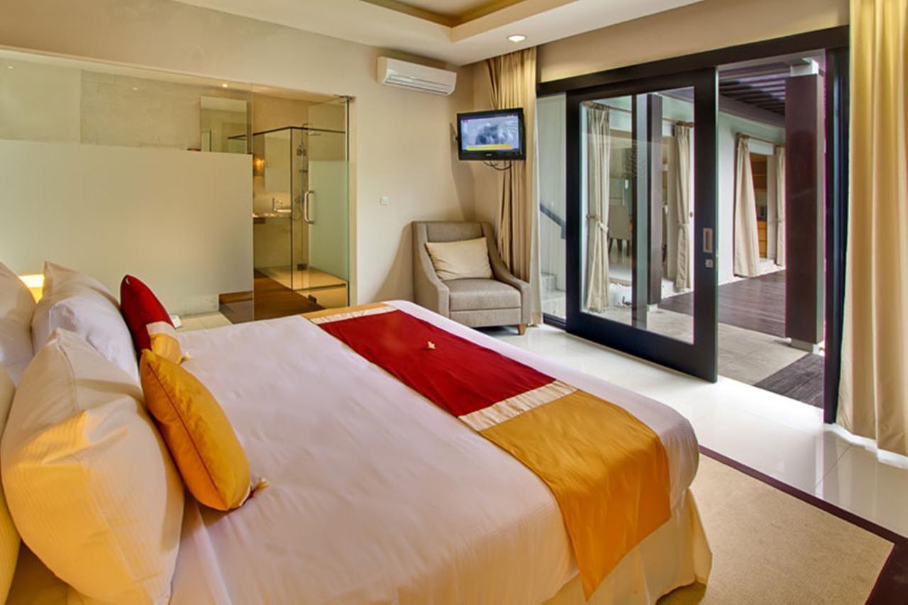 The Nibbana Villas Seminyak Rum bild
